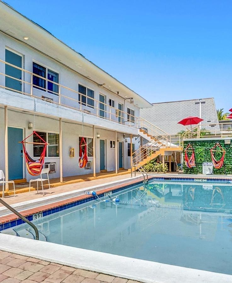 Christmas Retreat Walk To Dania Beach Pool Экстерьер фото