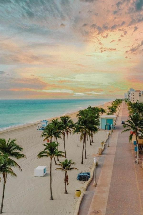 Christmas Retreat Walk To Dania Beach Pool Экстерьер фото